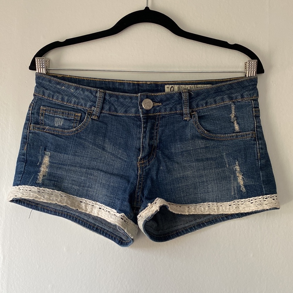 Denim short shorts with lace trim